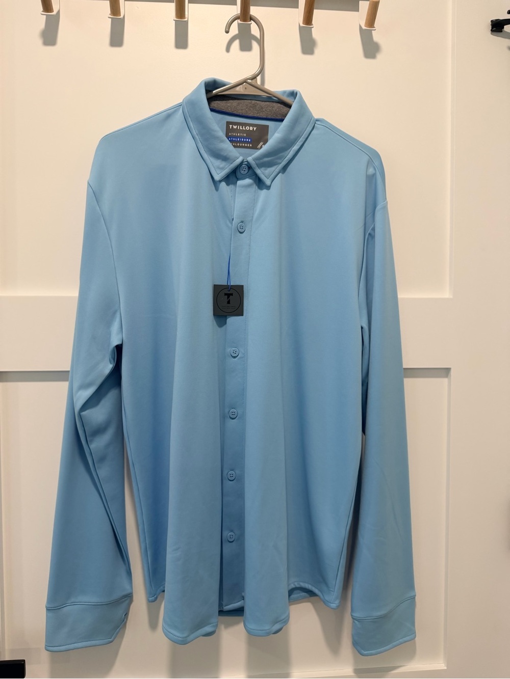 TWILLORY Men's Light Blue Long-Sleeve Button-Down Shirt